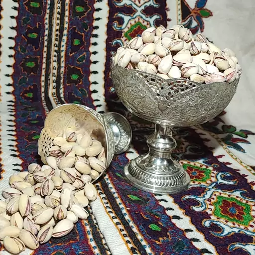 پسته احمد آقایی بو داده و شور شده با آبلیمو 500 گرمی پسته رفسنجان pistachio nuts