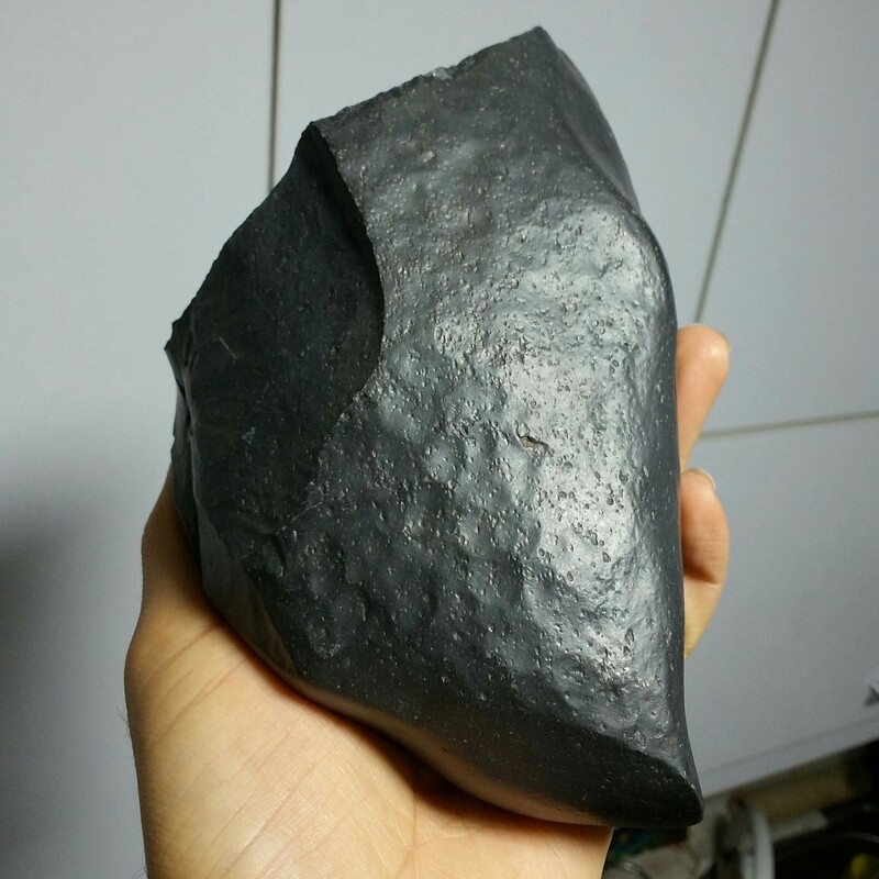 سنگ اونیکس انیکس ساب خورده معدنی 100 در 100 طبیعی کیفیت عالی غولپیکر شاهکار خلقت با قابلیت ساخت چندین نگین خاص
کد 13240