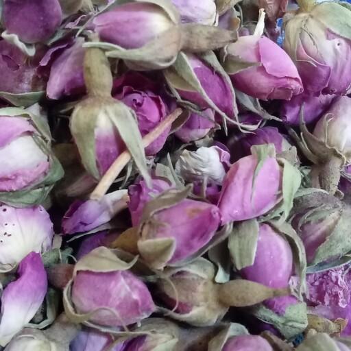 غنچه گل محمدی خشک شده به روش سنتی و خانگی باکیفیت عالی دربسته بندی 50 گرمی