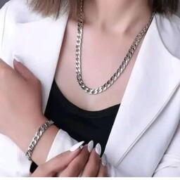 ست گردنبند و دستبند زنانه کارتیر استیل ،رنگ ثابت ،آبکاری شده  با قفل طوطی 