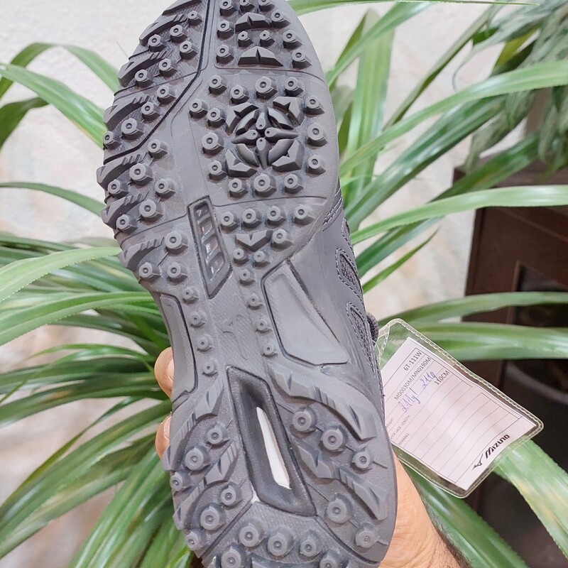 کتونی کفش اورجینال فوتبال چمن مصنوعی میزانو اورجینال 
MIZUNO WAVE  LYNX JR
سایز 35 رنگ مشکی طلایی  ساخت ویتنام