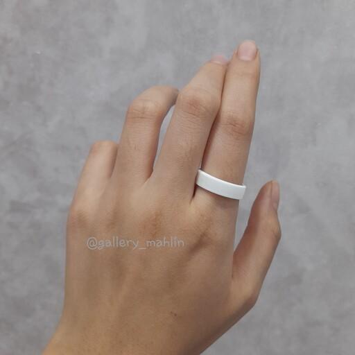 انگشتر خمیری فانتزی مدل رینگ ساده(دستساز) رنگ سفید (رنگ انگشتر قابل تغییر است و با توجه به سایزی انگشت شما ساخته میشود)
