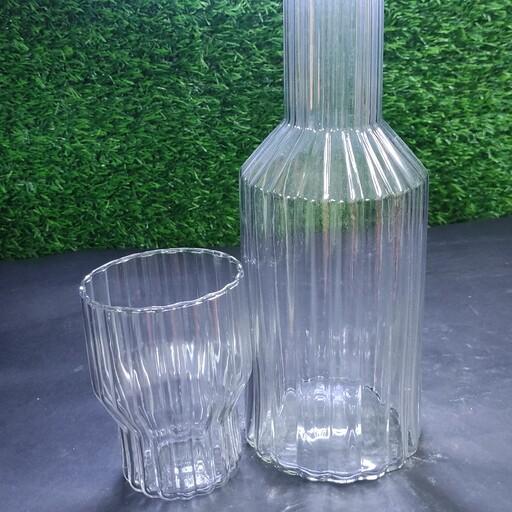 بطری شیشه ای لیوان دار ، مدل مانیا کیفیت درجه یک ، درب بطری لیوان آن می باشد ، زیر قیمت بازار