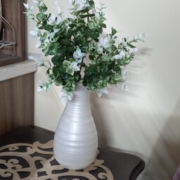 گل و گلدان دکوری    جنس پلاستیکی   رنگ گلدان سفید صدفی    رنگ گل سبز      قد گلدان 20 سانت  قد گل با ساقه حدود 33 سانت