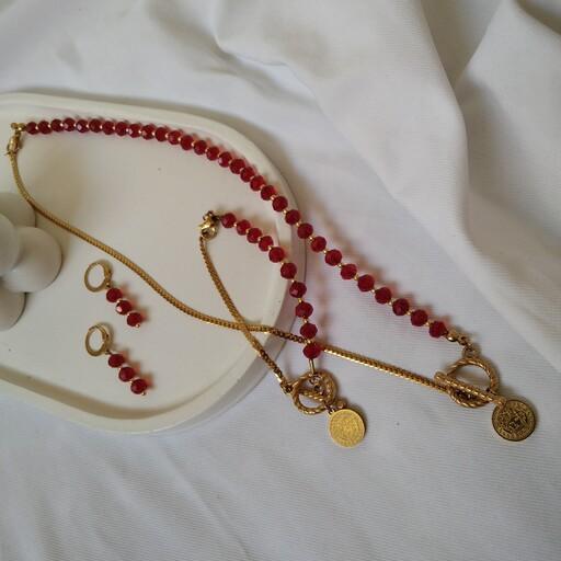 ست(سرویس) کامل کریستال تراش قرمز و زنجیر کارتیر  پوست ماری شامل گردنبند دستبند گوشواره حلقه ای