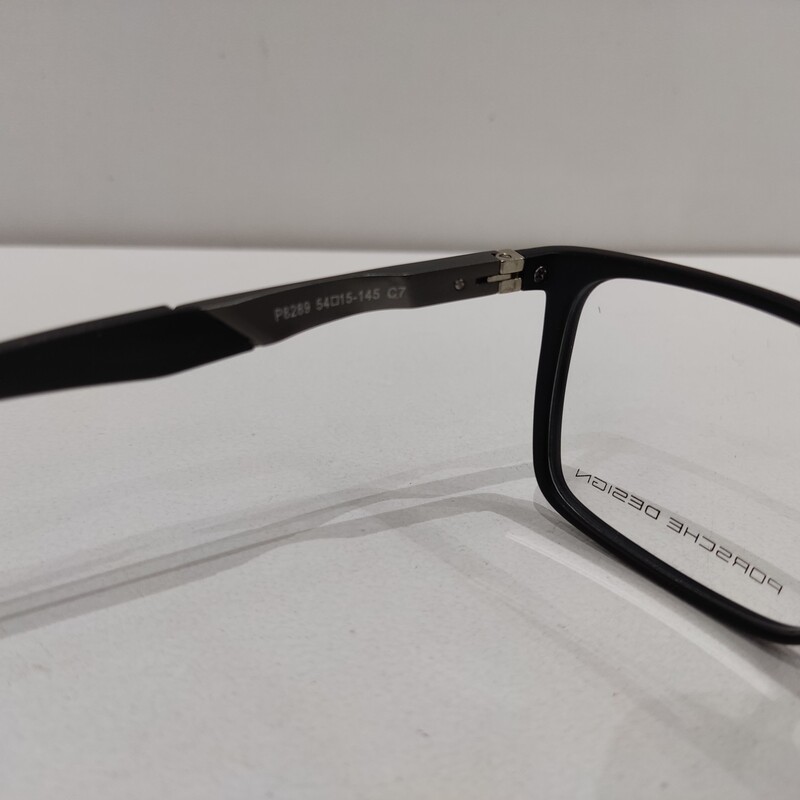 فریم عینک طبی پورش دیزاین مدل تمام فریم رنگ مشکی ساخت کشور آلمان مناسب خانوم ها وآقایان