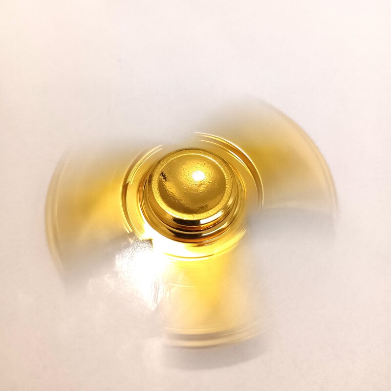 اسپینر فلزی مدل سه طرفه طلایی با کیفیت چرخش بالا 