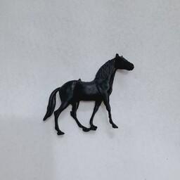 عروسک اسب پلاستیکی سایز کوچک 
