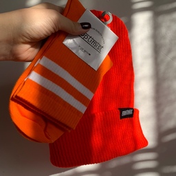 کلاه و جوراب بافت ساده اسپرت رنگ نارنجی
