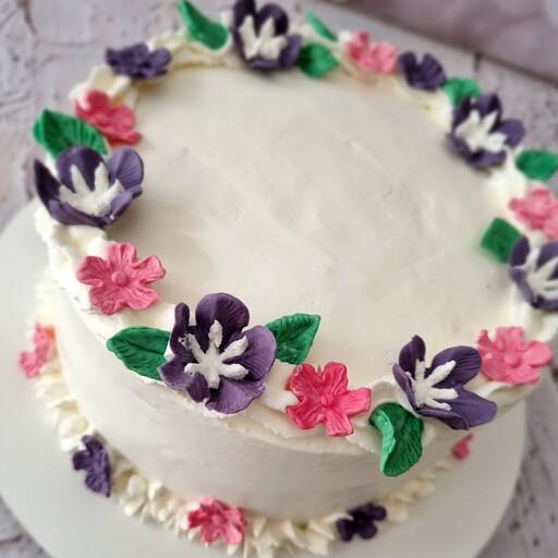 مینی کیک خامه ای کیک تولد کیک خامه ای خانگی با گلهای فوندانتی با فیلینگ مخصوص ارسال پس کرایه