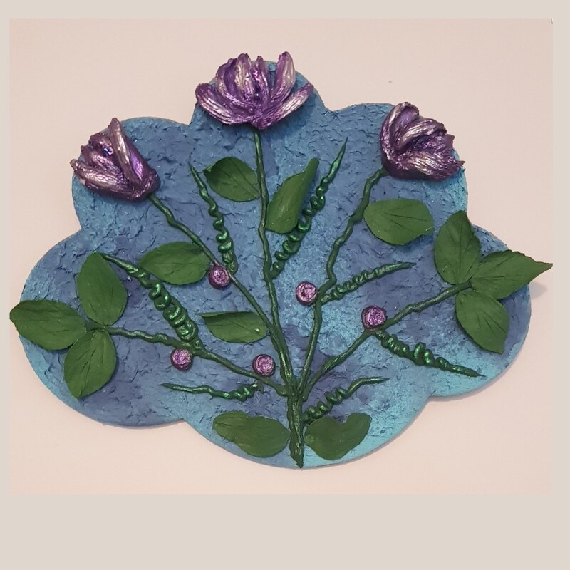 تابلو استاکو گلهای بنفش رنگ برجسته بر روی زمینه ام دی اف 