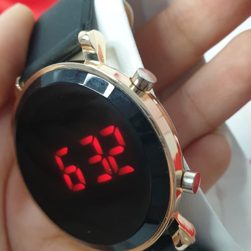ساعت ال ای دی درجه یک زنانه همراه با دستبند.