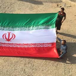 پرچم ایران سایز( 3 متر در 5 متر )چاپ دورو یک تکه با دستگاه مستقیم چاپ روی پارچه 