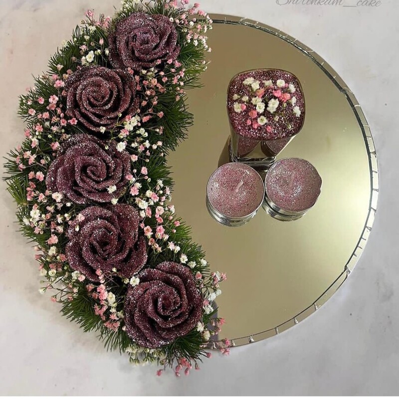 سینی حنا گل رز با گل های  ژیپسوفیلیا ی  رنگی و سینی آینه ای