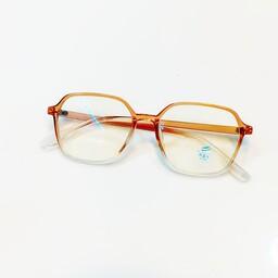 عینک طبی با قابلیت تعویض عدسی های جدید نمره دار رنگ عینک قهوه ای همراه با جلد و دستمال عینک بسیار سبک و زن 17گرم