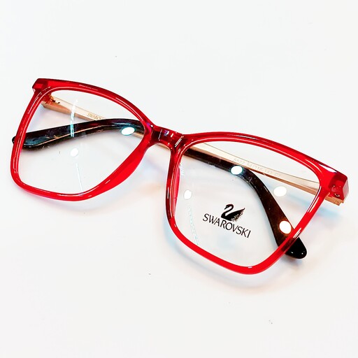 عینک طبی زنانه سایز بزرگ عینک قرمز  با عدسی اختصاصی  همراه با جلد و دستمال عینک دسته فلزی فنر دار