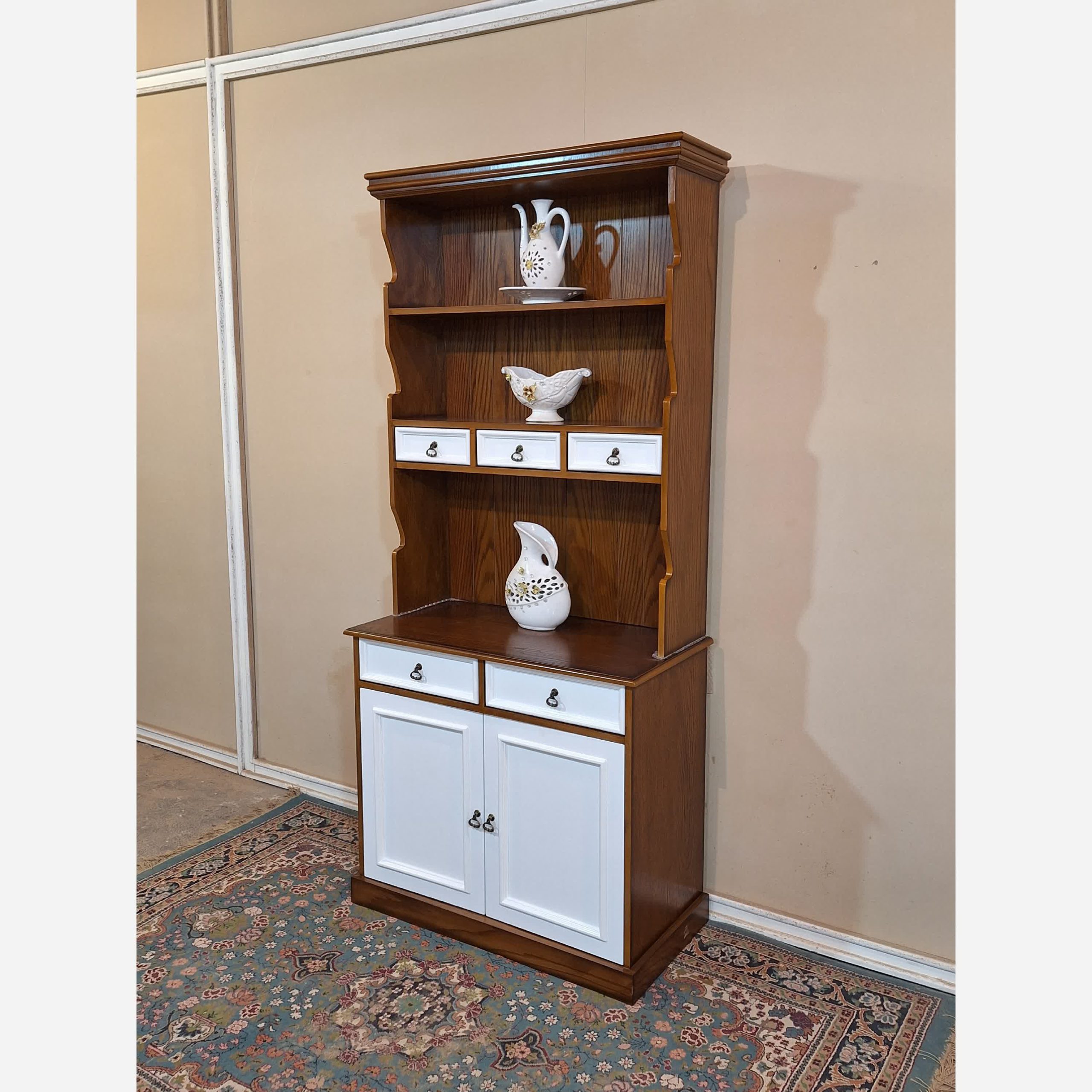 کافی بار چوبی نئوکلاسیک دوتیکه سفید قهوه‌ای