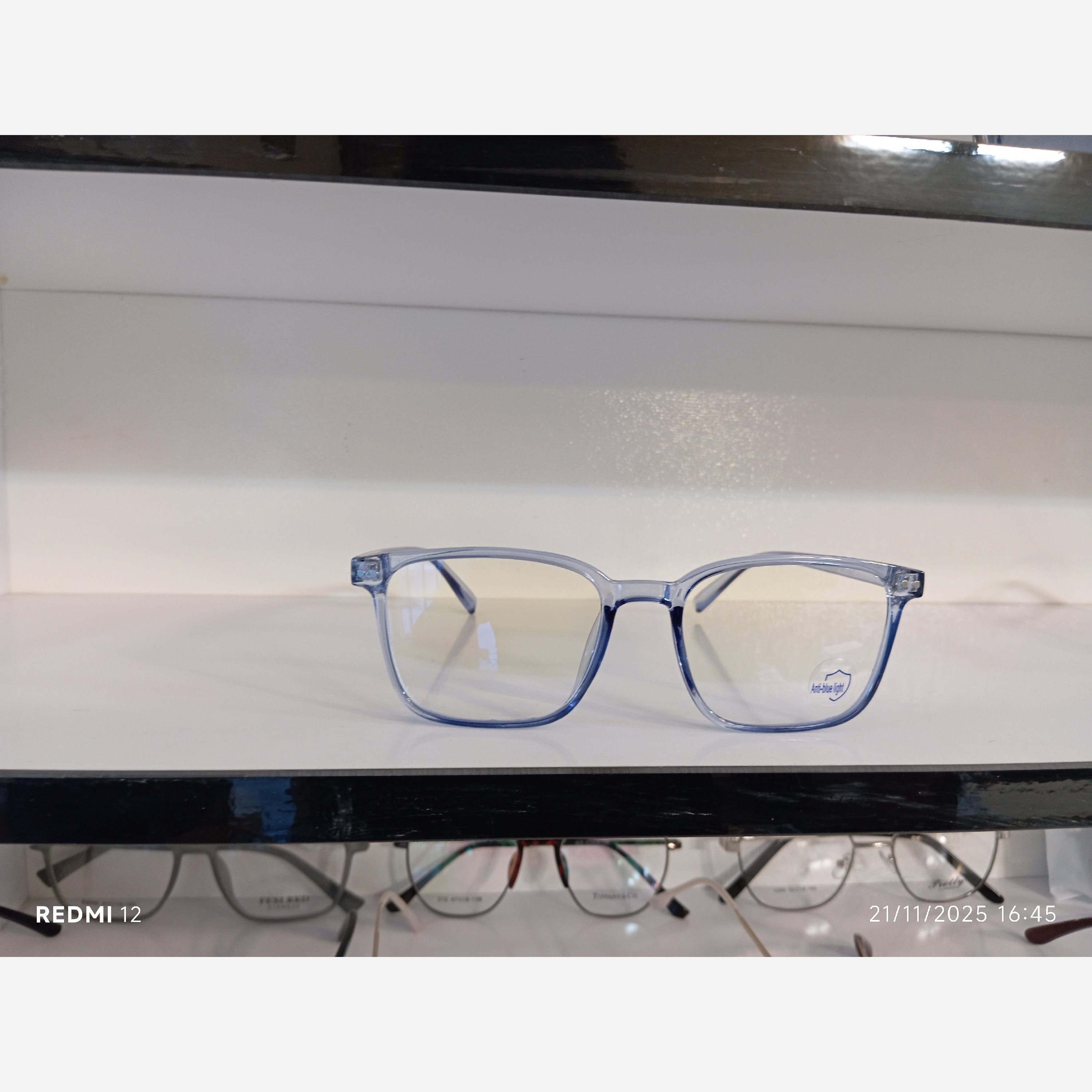 عینک بلوکات محافظ چشم در برابر اشعه گوشی و کامپیوتر مدل 28049