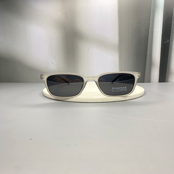 عینک آفتابی پورشه دیزاین با فریم کائوچو و لنز پلیکربنات پلاریزه UV400 | Porsche Design Premium