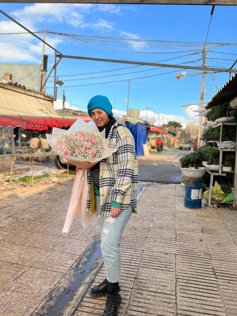 دسته گل ژیپسوفیلا و رز صورتی