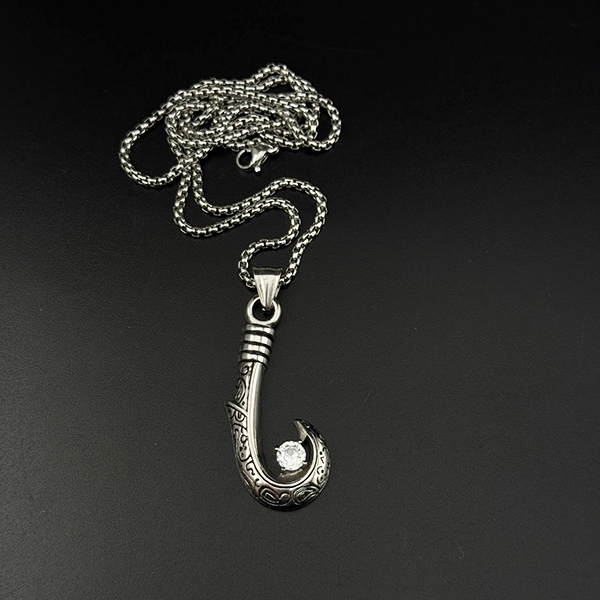 گردنبند وایکینگی قلاب ماهی نگینی کد 10541