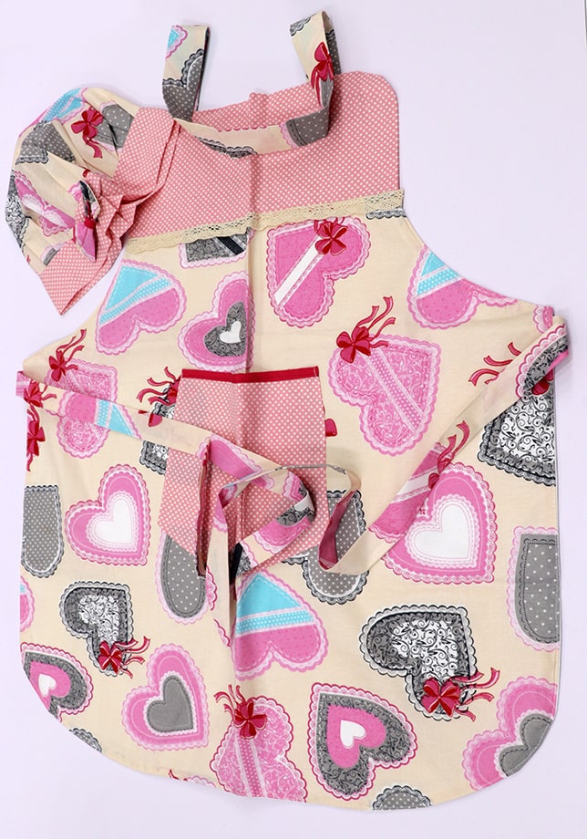 پیش بند و کلاه آشپزی مدل قلب صورتی