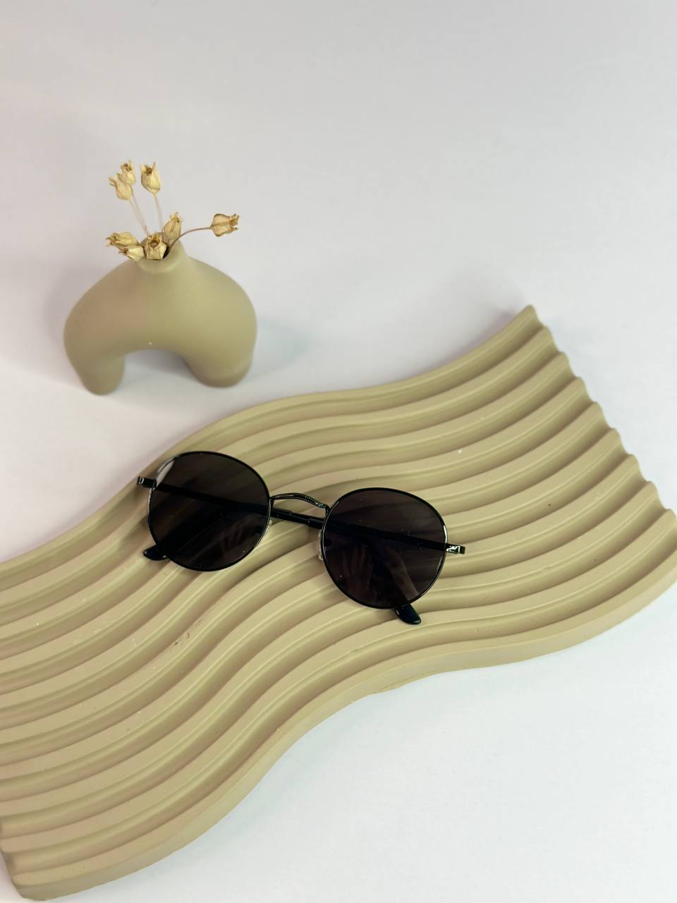 عینک افتابی برند RayBan زنانه دخترانه اسپرت مشکی یووی 400