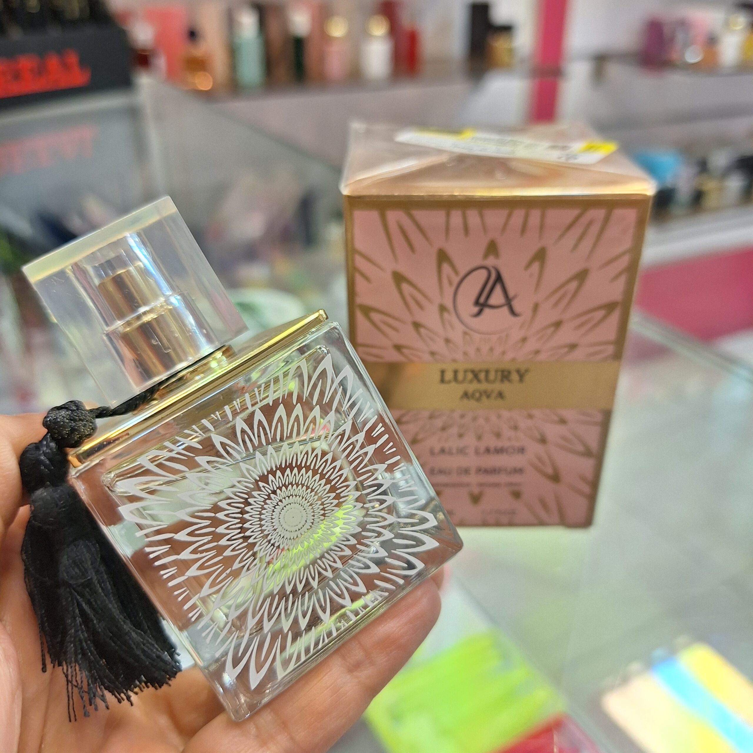 ادکلن لالیک لامور – عطری لاکچری با ماندگاری فوقالعاده
