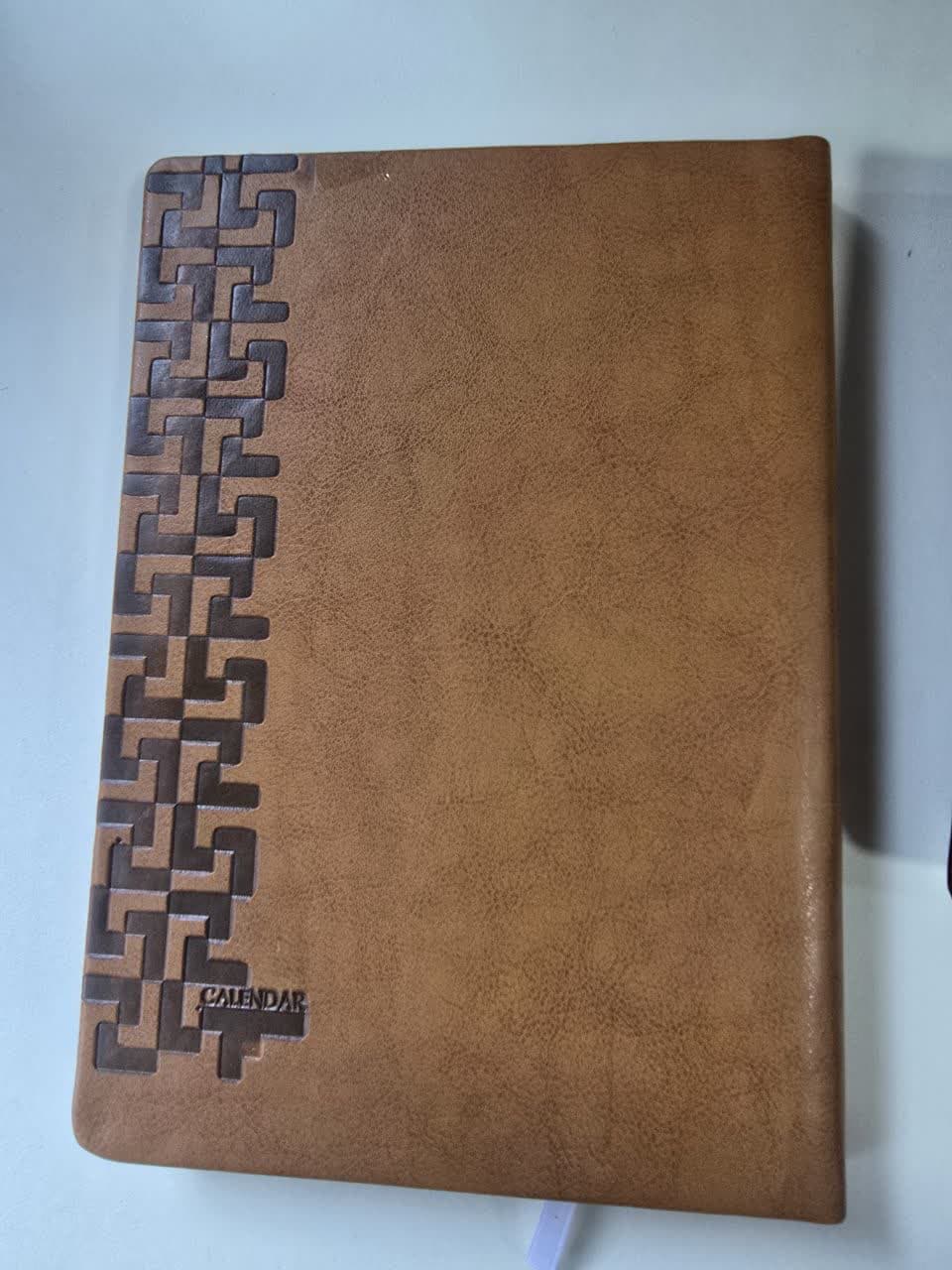 سررسید وزیری چرم ترمو جمعه جدا سال 1404 تندیس کد 64