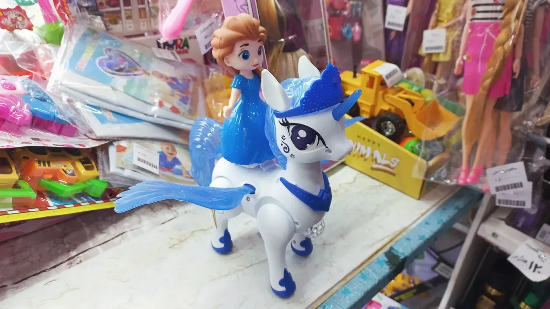 اسب پونی بالدار با پرنسس کپی