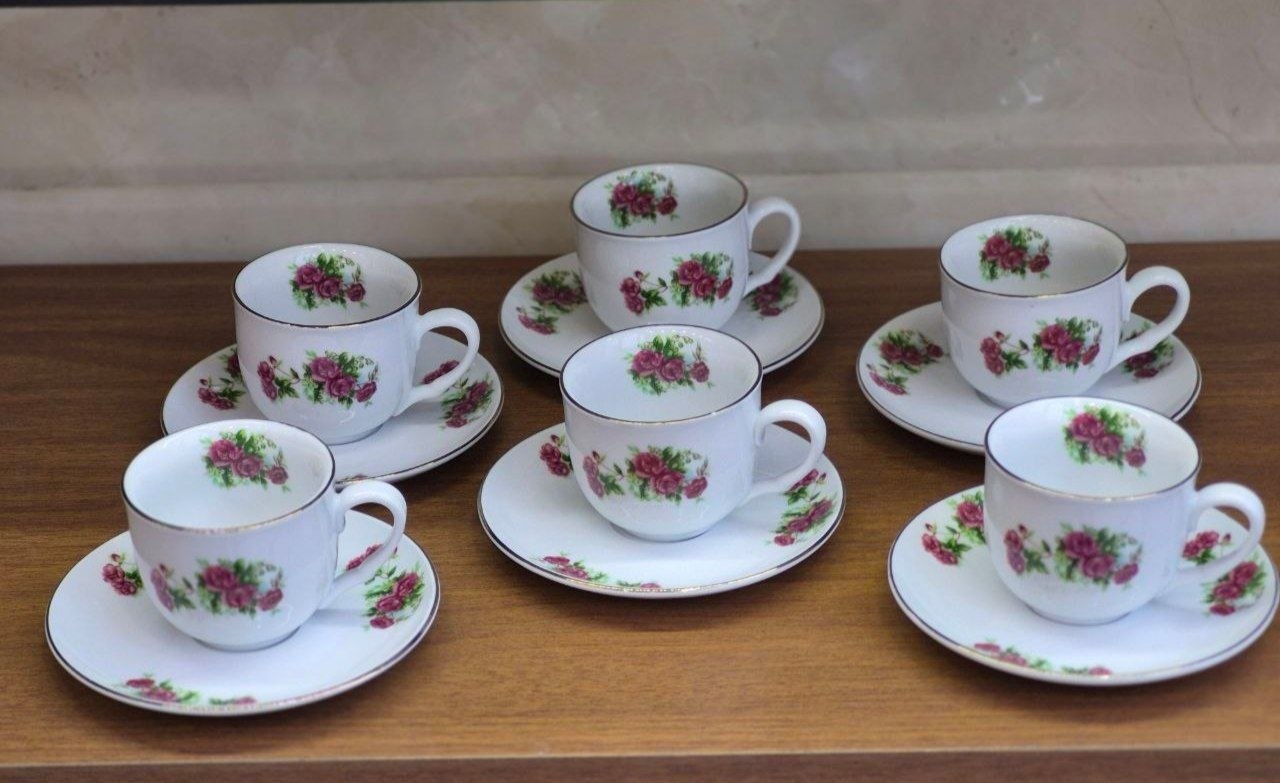 ست فنجان و نعلبکی گل سرخ (پست پیشتاز پس کرایه)
