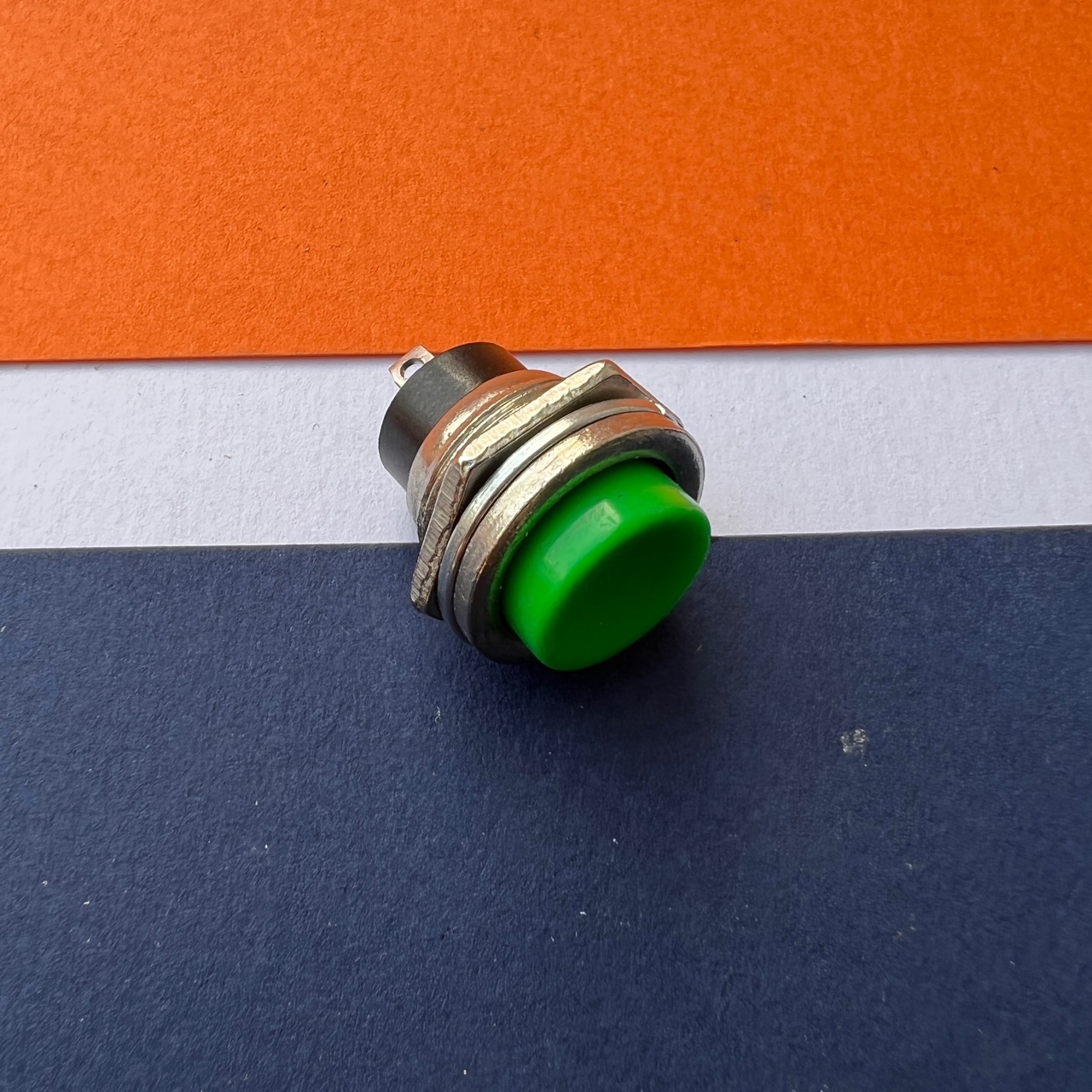 کلید فشاری مدل شستی رنگ سبز