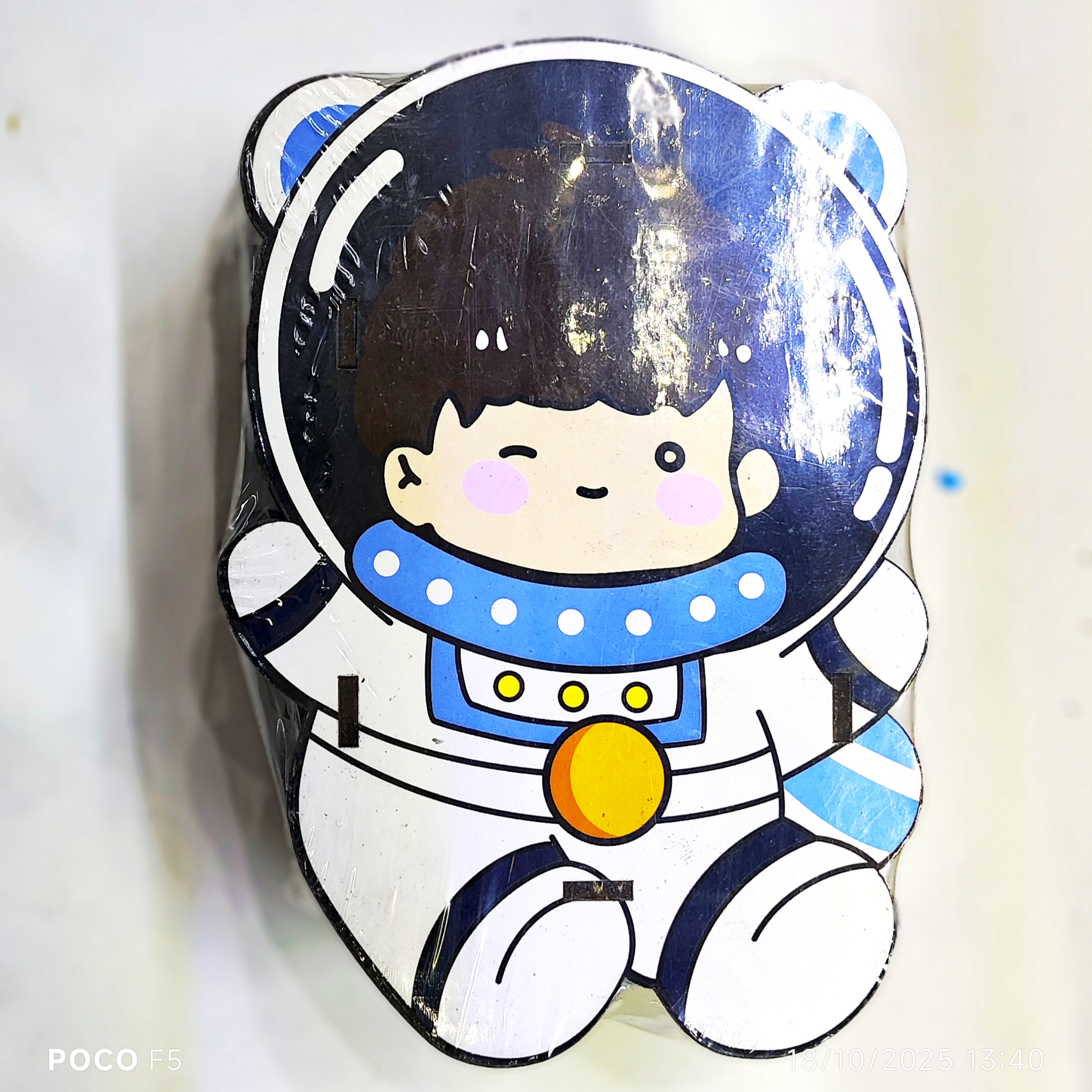 قلک چوبی برجسته فضانورد