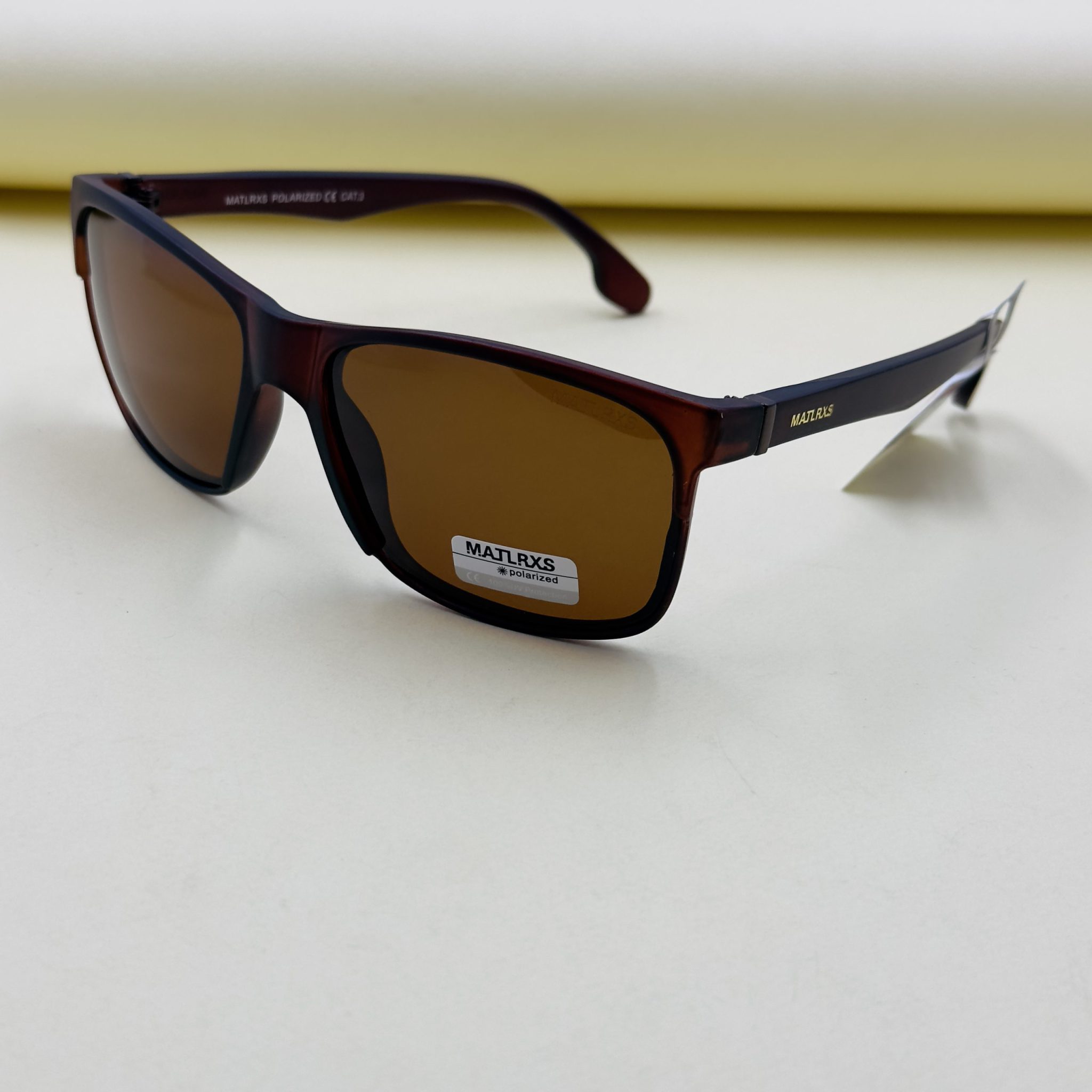 عینک آفتابی مردانه | پلارایز کد em4