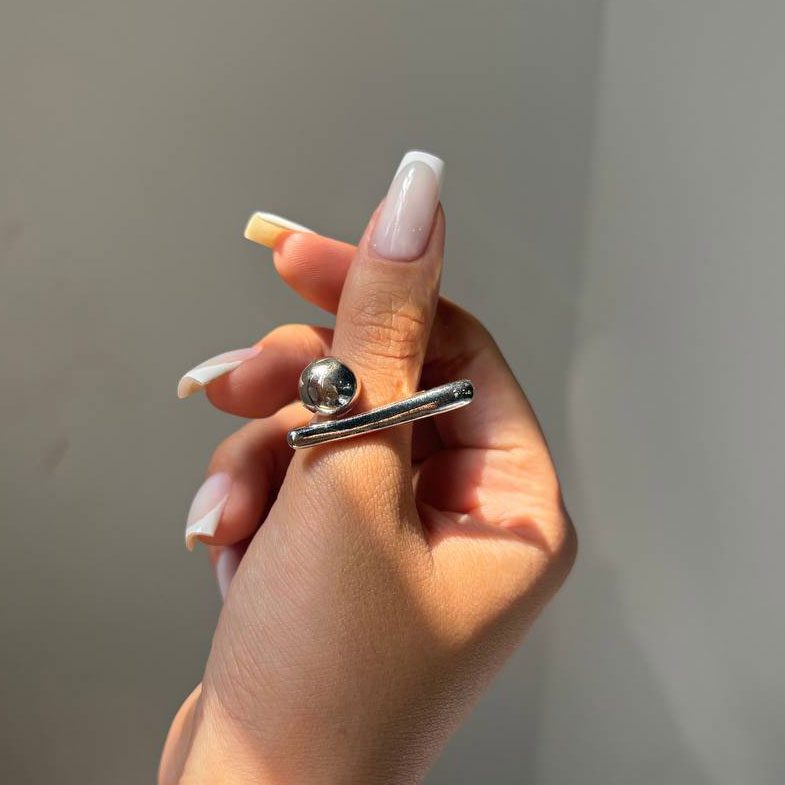 انگشتر مینیمال گوی و خط