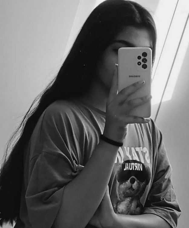 نسرین مغانلو