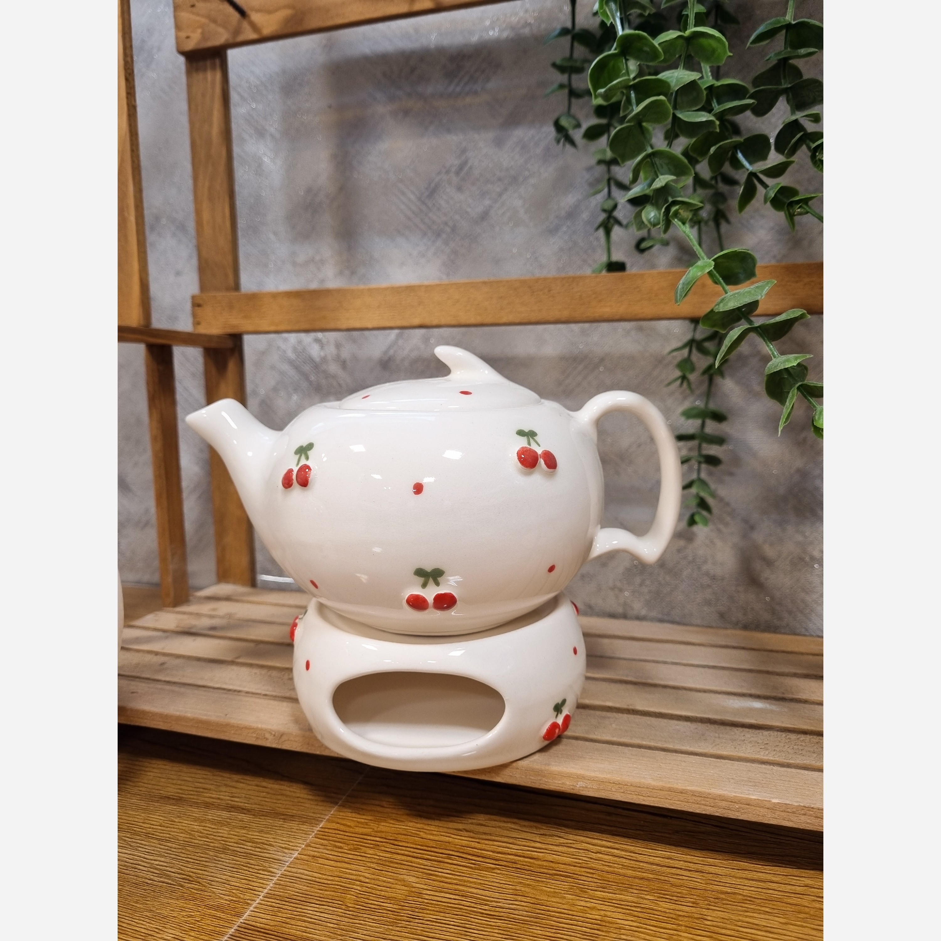 قوری و وارمر با طرح گیلاس برجسته سرامیکی