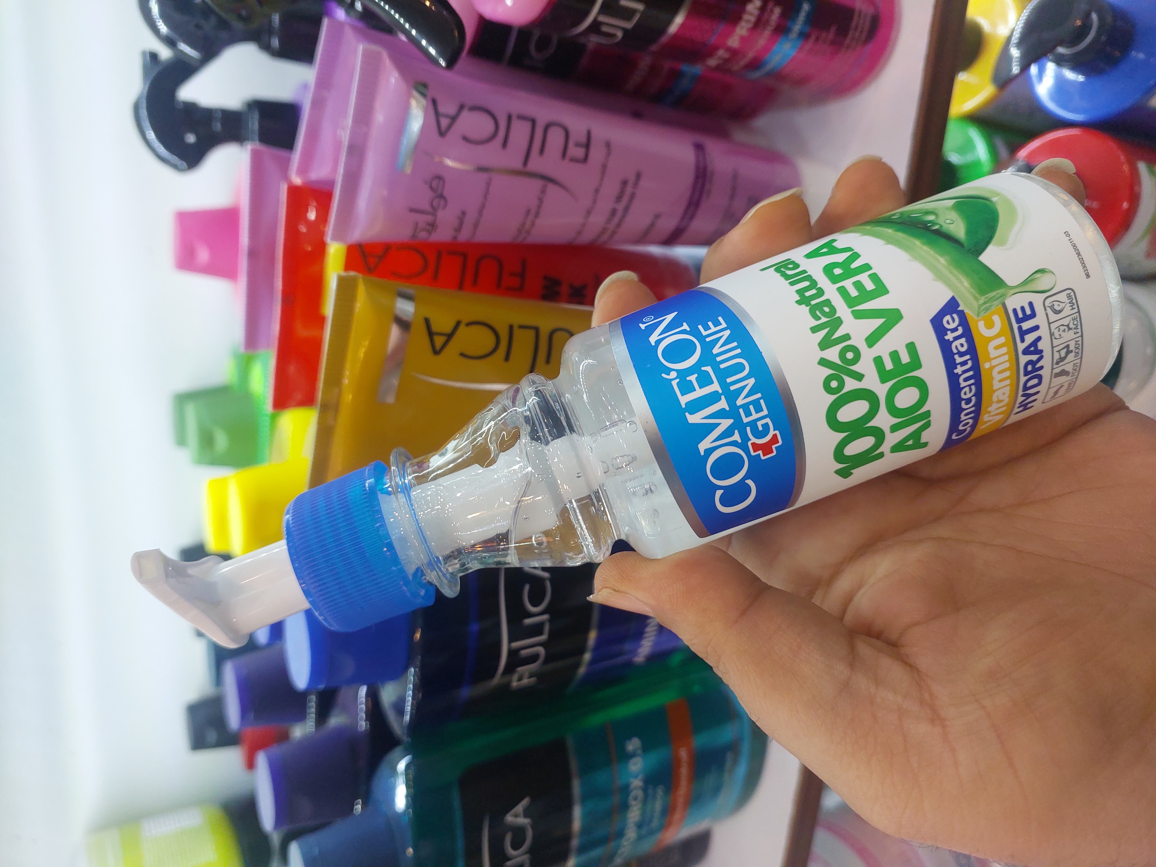 ژل آبرسان کامان مدل آلوئه‌ورا حجم 200 میلی‌لیتر