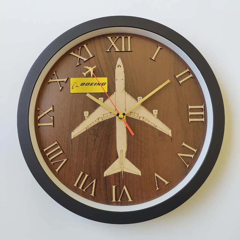 ساعت دیواری چوبی با طرح هواپیمای بویینگ 747