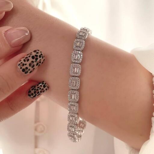 دستبند نقره عیار 925 مدل جواهری با سه لایه ابکاری طلا سفید درجه یک و با حلقه قابل تنظیم