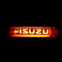 چراغ بغل 204 رنگ نارنجی آرم دار مدل ایسوزو Isuzu ولتاژ کاری 24 ولت ضد آب مناسب نصب بر روی انواع کامیون و خاور طول 13 سان