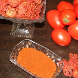 پودر گوجه فرنگی با کیفیت عالی در بسته هایه  100 گرمی 
