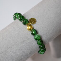 دستبند طرح سنگ سبز تیره با پلاک سکه