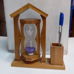 ساعت شنی  همراه جا قلمی رو میزی طرح بدنه چوبی