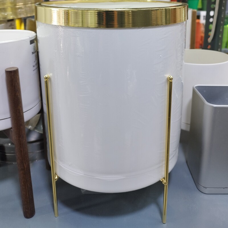پایه گلدان  قطر 25cmدر  رنگ های  طلایی نقره ای و مشکی  سایز 25 آبکاری 