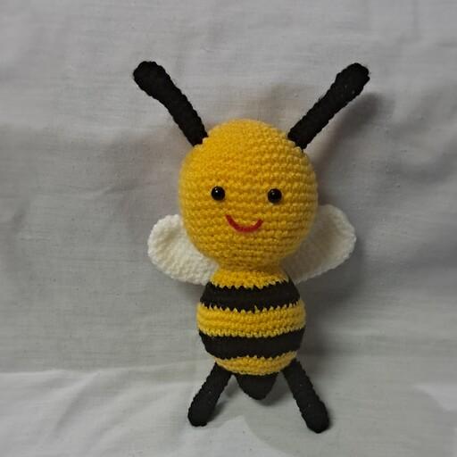 عروسک بافتنی هاچ زنبور عسل