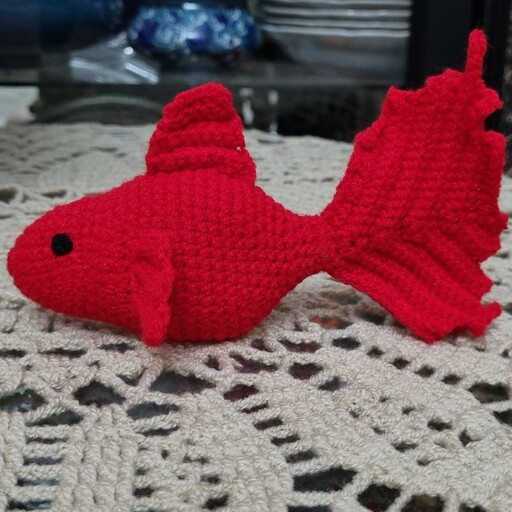 عروسک بافتنی ماهی قرمز مخصوص سفره هفت سین و دکور و تزیین عید