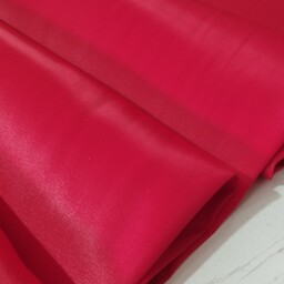 پارچه ساتن کشی درجه یک گرم بالا و ضخیم رنگ قرمز قیمت به ازای یک متر می باشد