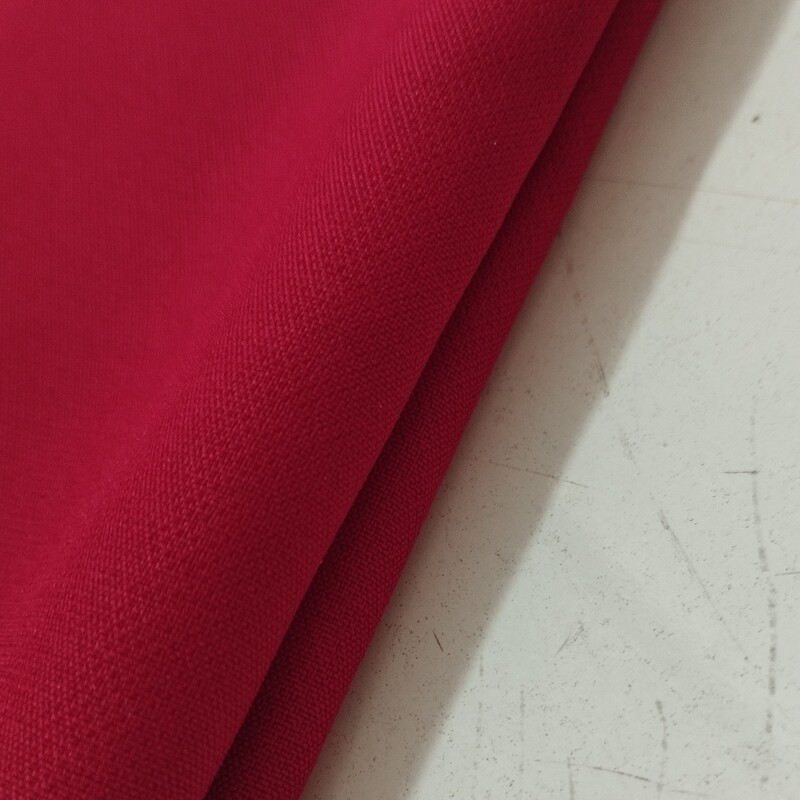 پارچه کرپ مازراتی درجه یک رنگ قرمز عرض 150 قیمت به ازای ده سانتی متر 