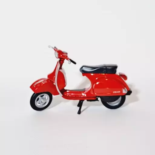 ماکت موتور سیکلت مدل Vespa Px 2016 مقیاس یک به هجده طول 12 سانتی متر